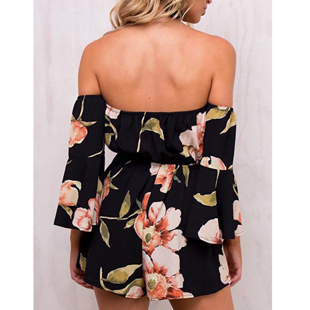 NWT Long Sleeves Floral Print Romper - Picture 4 of 7
